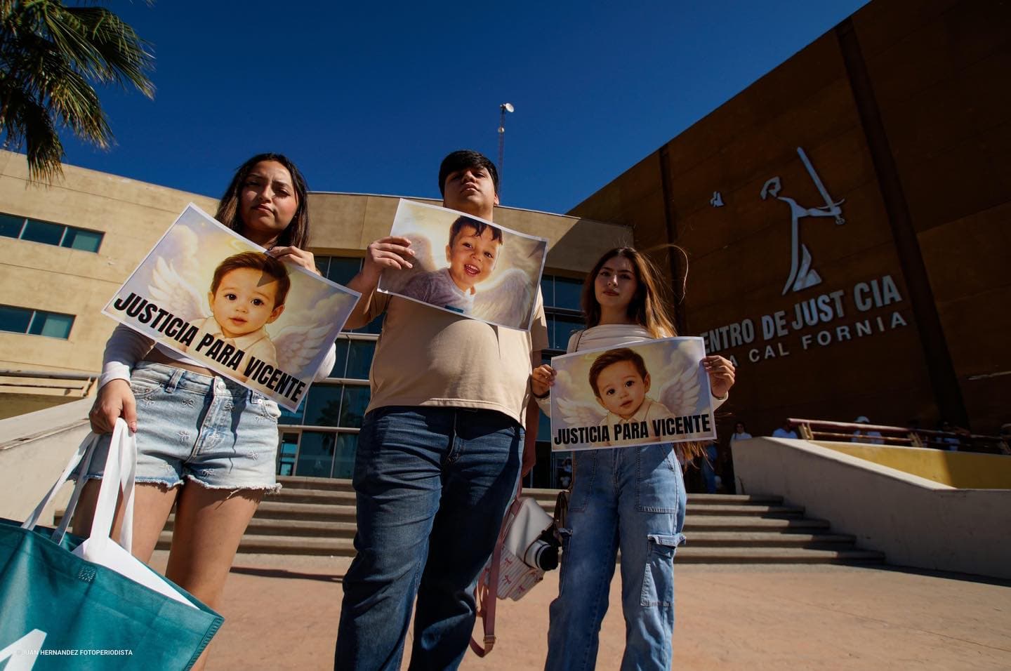 Marchan en Mexicali para exigir justicia por Vicente previo a audiencia de vinculación