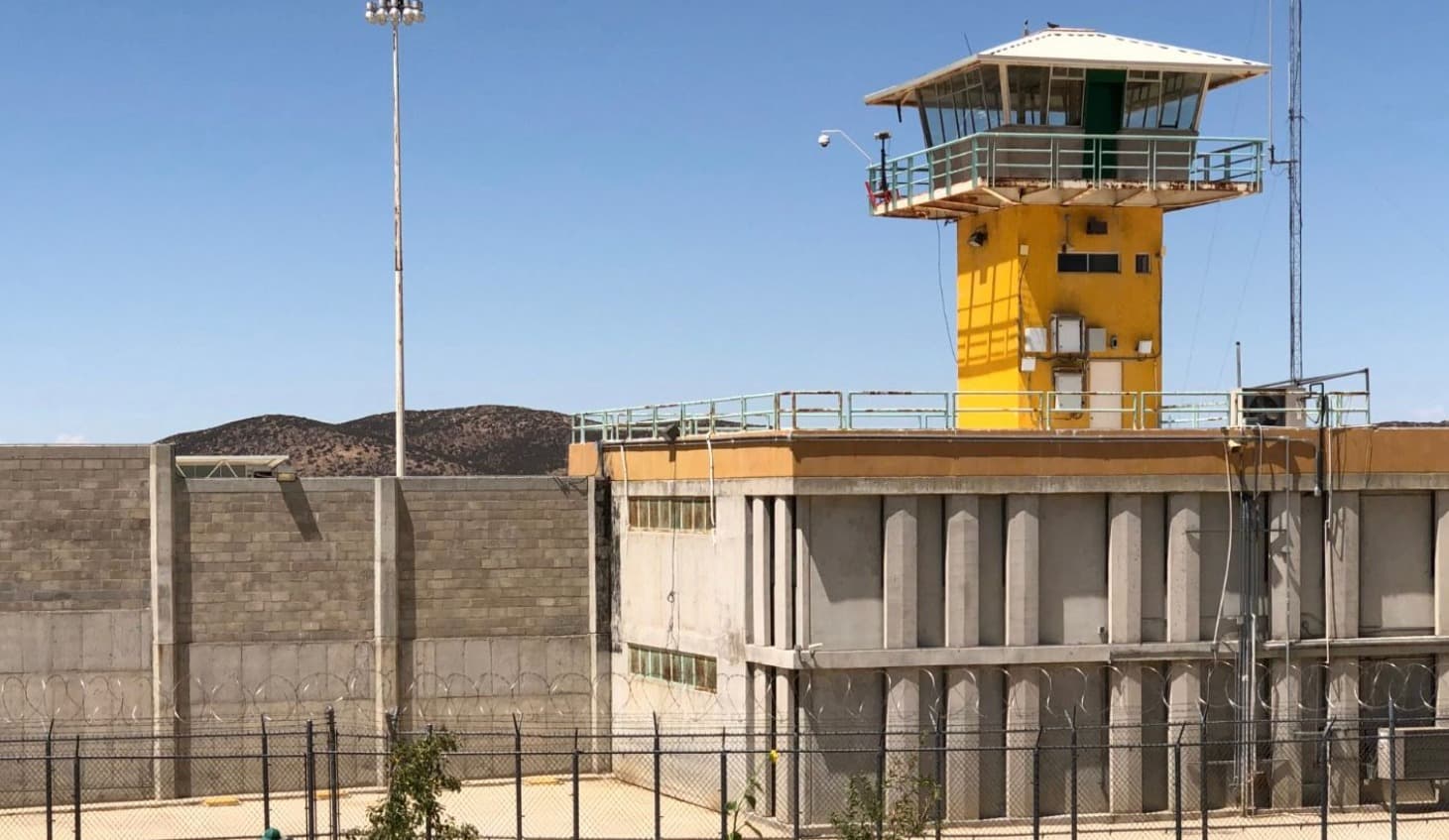 Atacan a balazos a comisionado del Cereso de El Hongo en Tecate; despliegan fuerte operativo